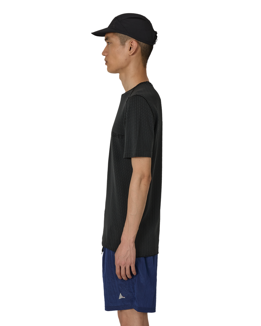 ROA Hivee Dryarn Lightweight Seamless T-Shirt J330439-S-Black front